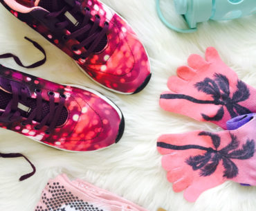 Lens Flare Vionic Sneakers & ToeSox Review + A Giveaway Vionic Orthagel Sneakers Shoe Review