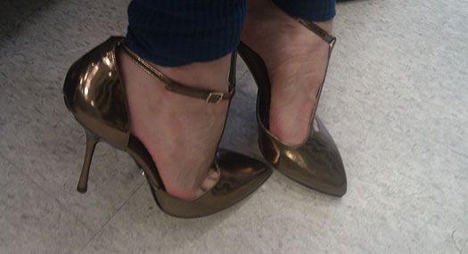 dolce and gabbana t strap heels