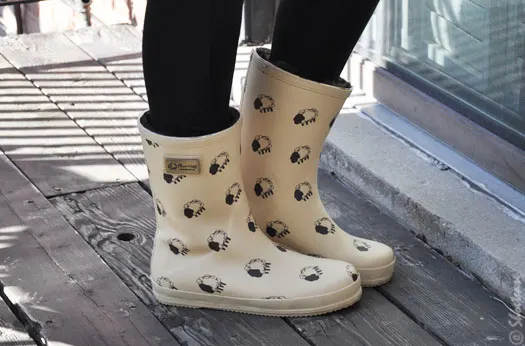 Flurries "Shelly" creme Sheepskin rain & winter boots 2011