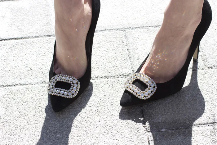 Toronto Street Style - Black Pumps, Square Diamond Shoe ClipsPearl and Gold Metal Bracelets