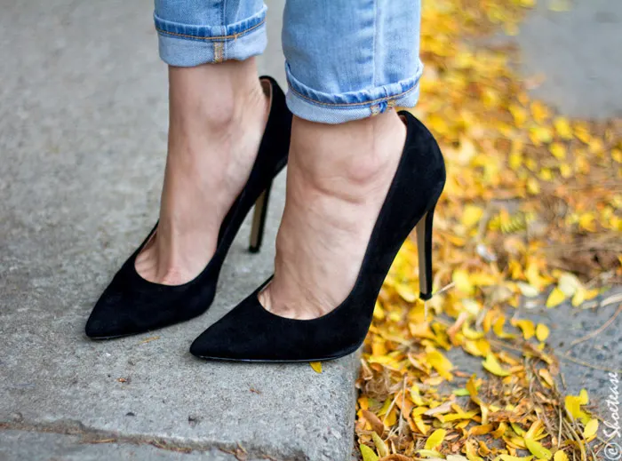 canadian tuxedo black pumps