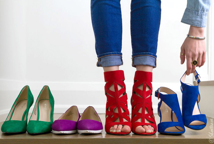 how to wear colorful shoes
