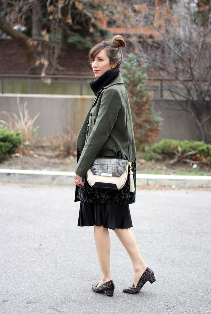 grey Leopard print loafers outfit 2