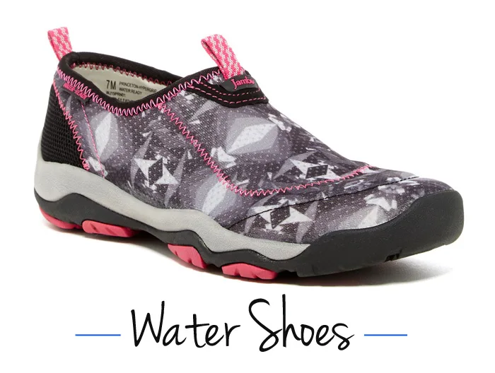beach vacation packing list water shoes