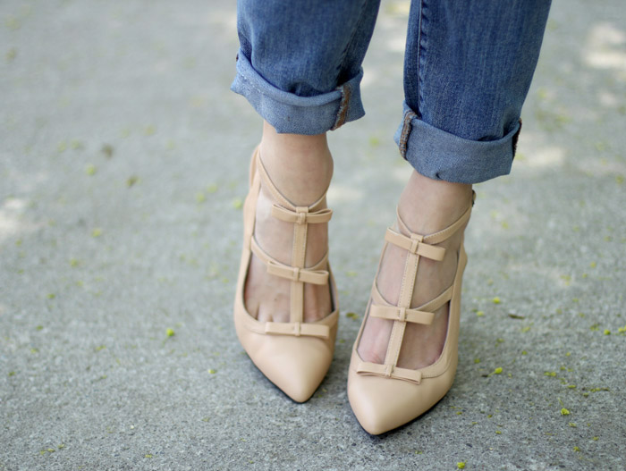 Nude Bow Heels, Boyfriend Jeans & Fringed Cardigan