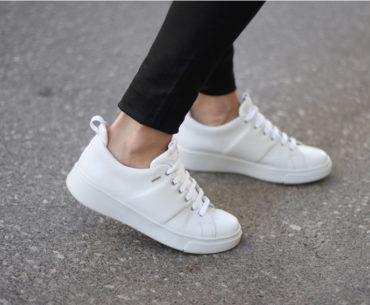 White Sneakers You Can Actually Wear for Fall White Sneakers - Geox Amphibiox