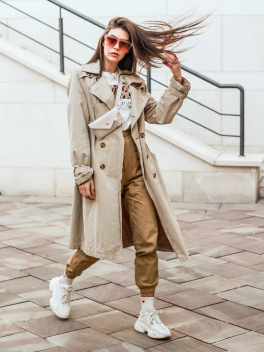 What Shoes to Wear with Joggers & Sweatpants for Chic Women’s Outfits
