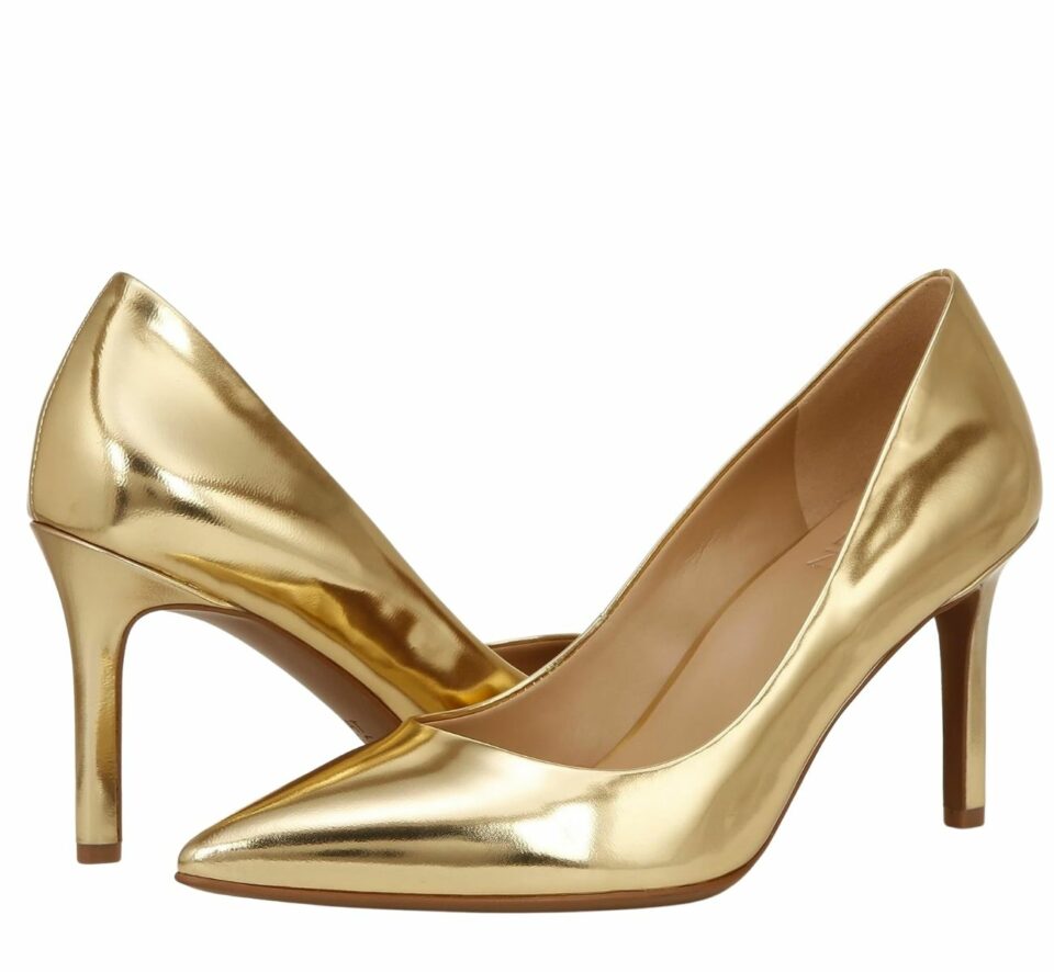 very wide shoes for swollen feet